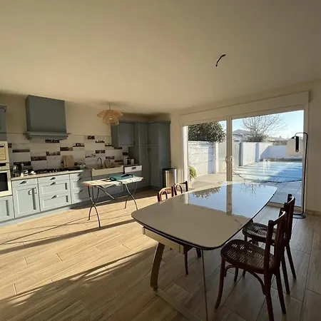 Maison 4 Avec Piscine 펜션 *