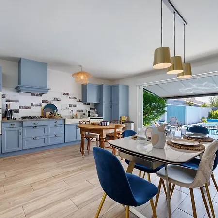 Maison 4 Avec Piscine 펜션